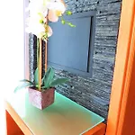 Проживание в семье Anjos'home *