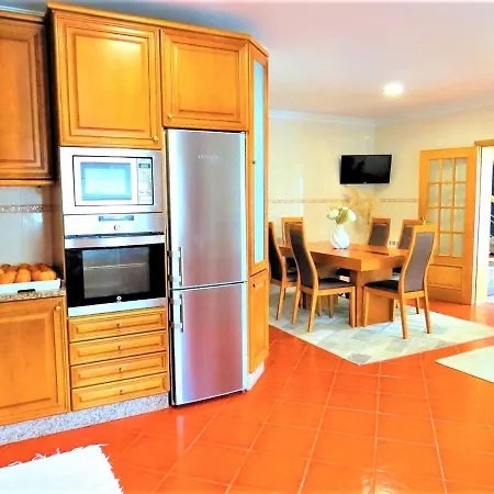 Проживание в семье Anjos'home *